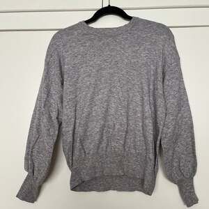 Ella Moss Puff Sleeve Scalloped Neck Pullover Sweater in Heather Gray Purple
